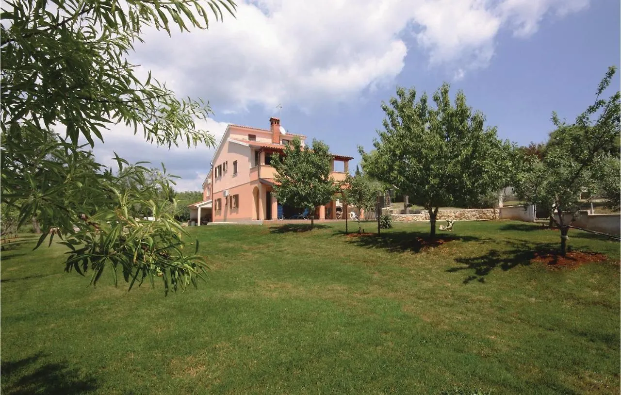 Nice Apartment In Medulin With House Sea View