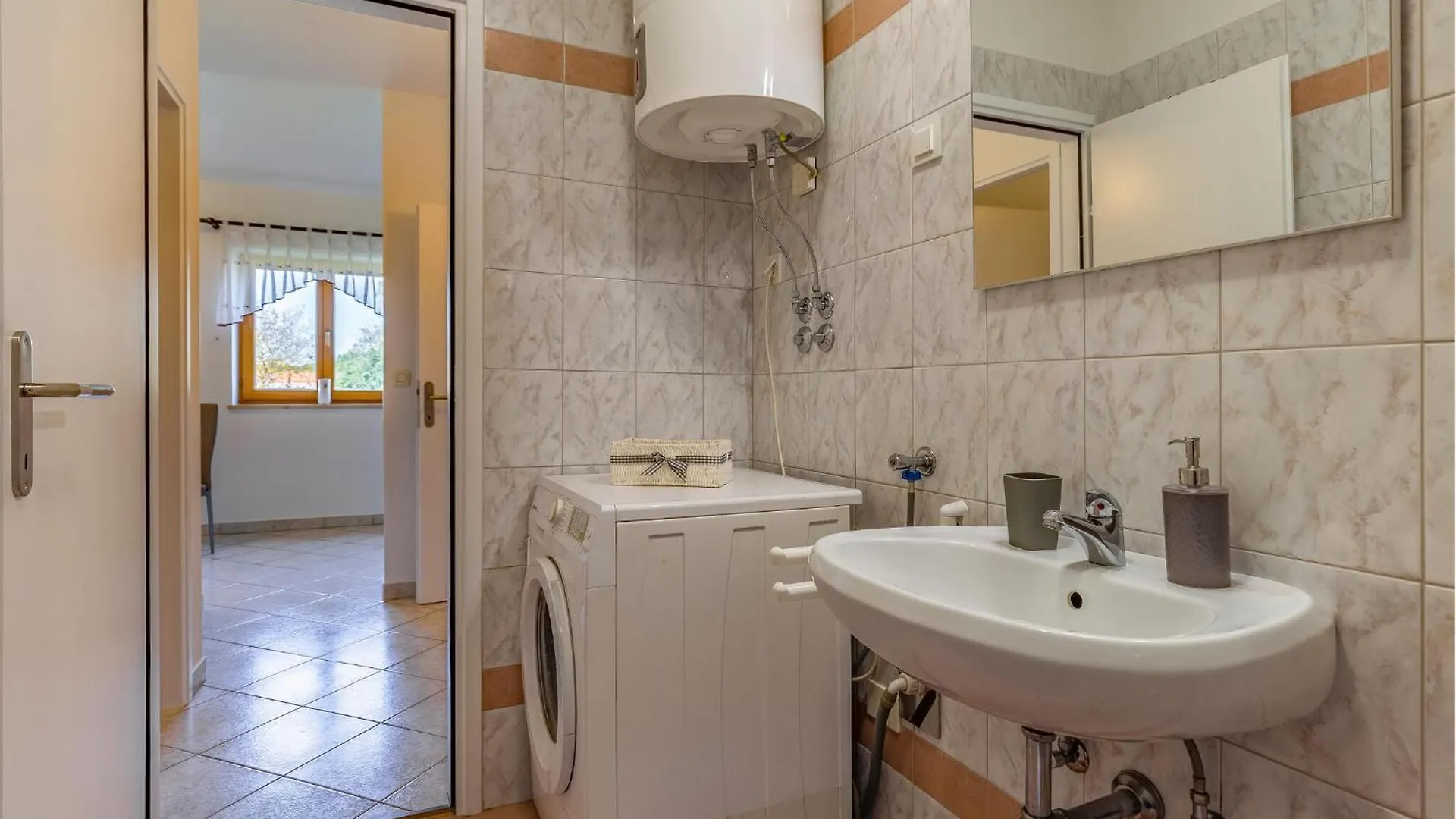 Nice Apartment In Medulin With House Sea View