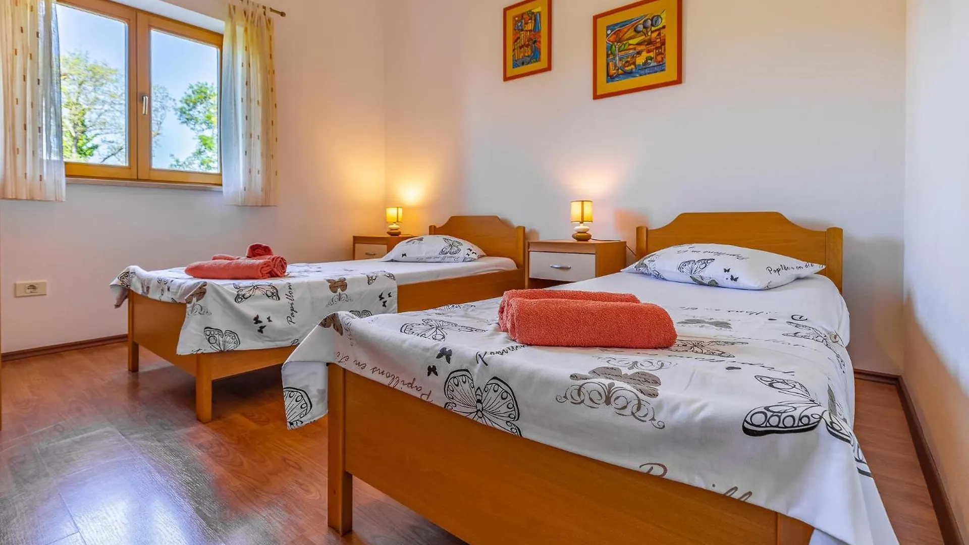 Nice Apartment In Medulin With House Sea View