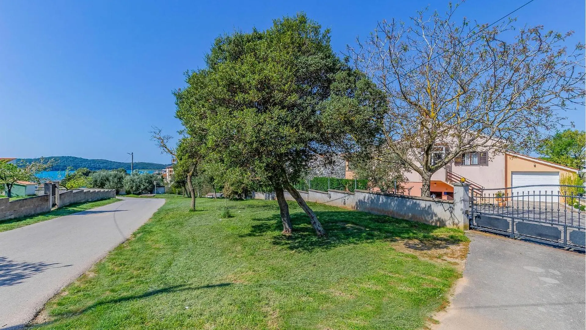 Nice Apartment In Medulin With House Sea View