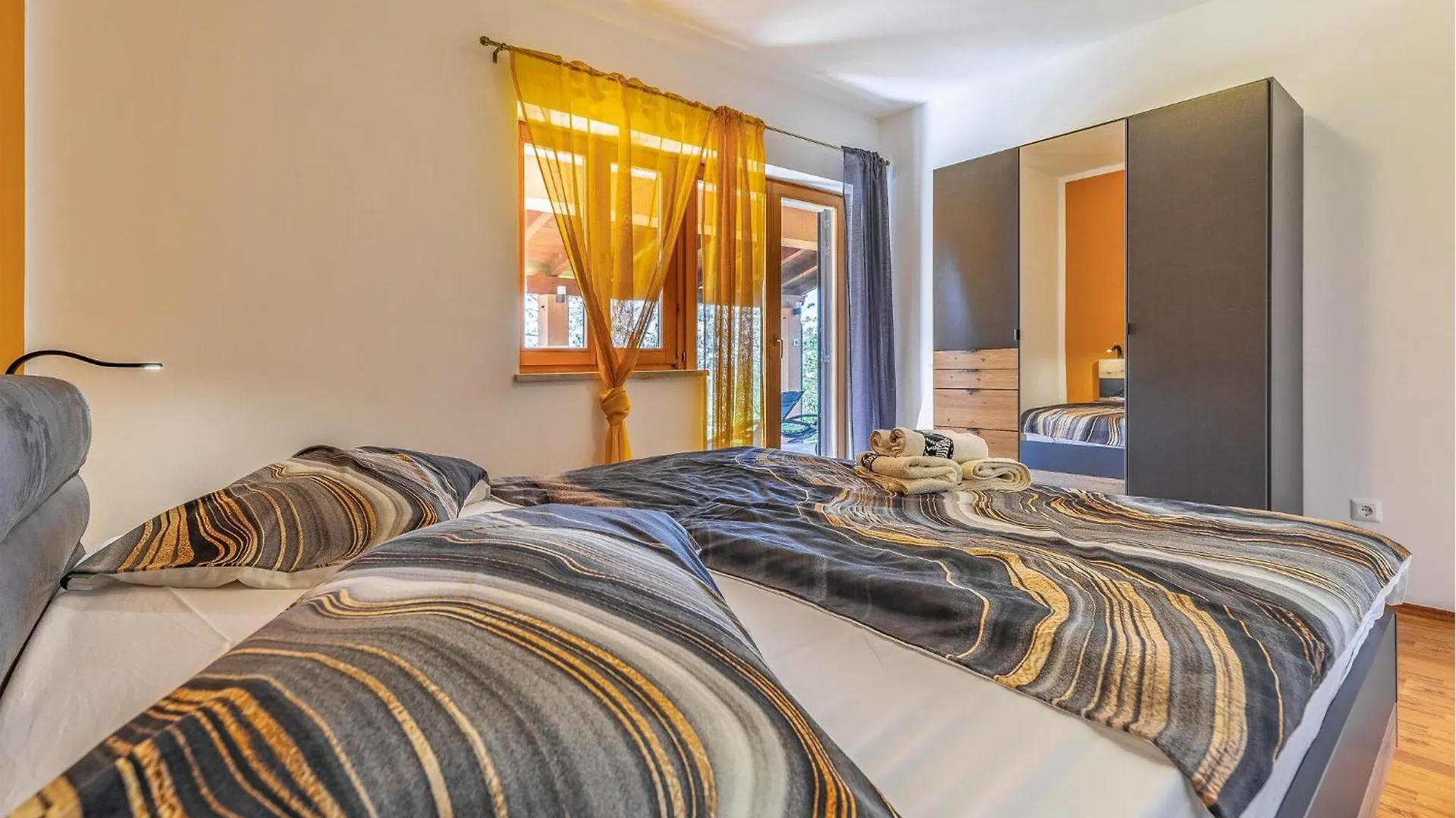 Nice Apartment In Medulin With House Sea View
