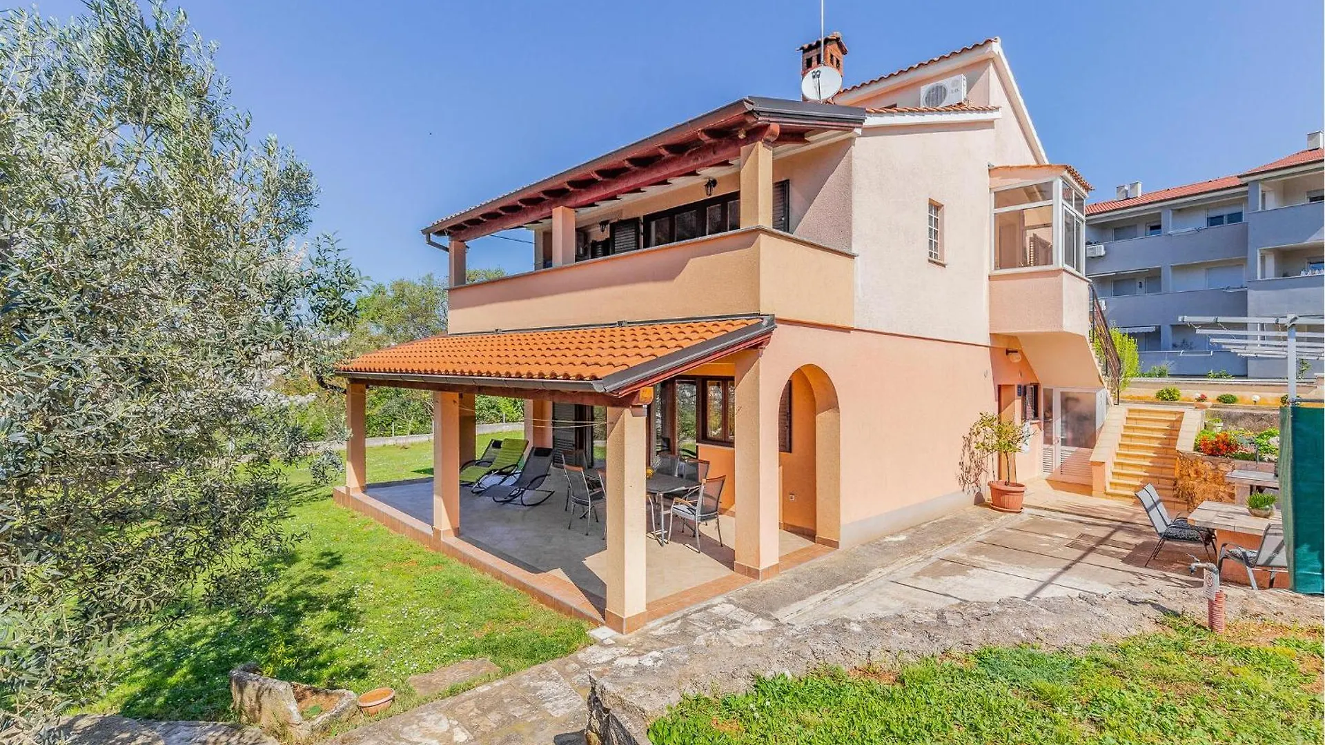 Nice Apartment In Medulin With House Sea View