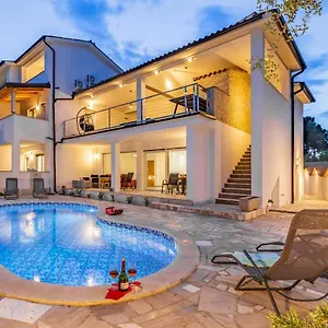 Asta Apartman