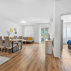 Neea Apartman
